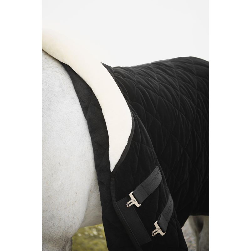 Lippo Showrug Black Velvet 150 g – Svart